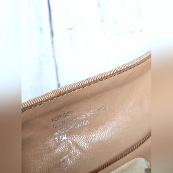 Crown & Ivy Gold Shimmery Sequins Flats W/ Low Heel & Rhinestone Bow Detail 7.5M - Picture 16 of 16